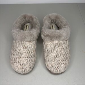 Dearfoams Women’s Slipper Size 7-8 Gray Faux Fur Fabric Soft Slide Comfort Shoe